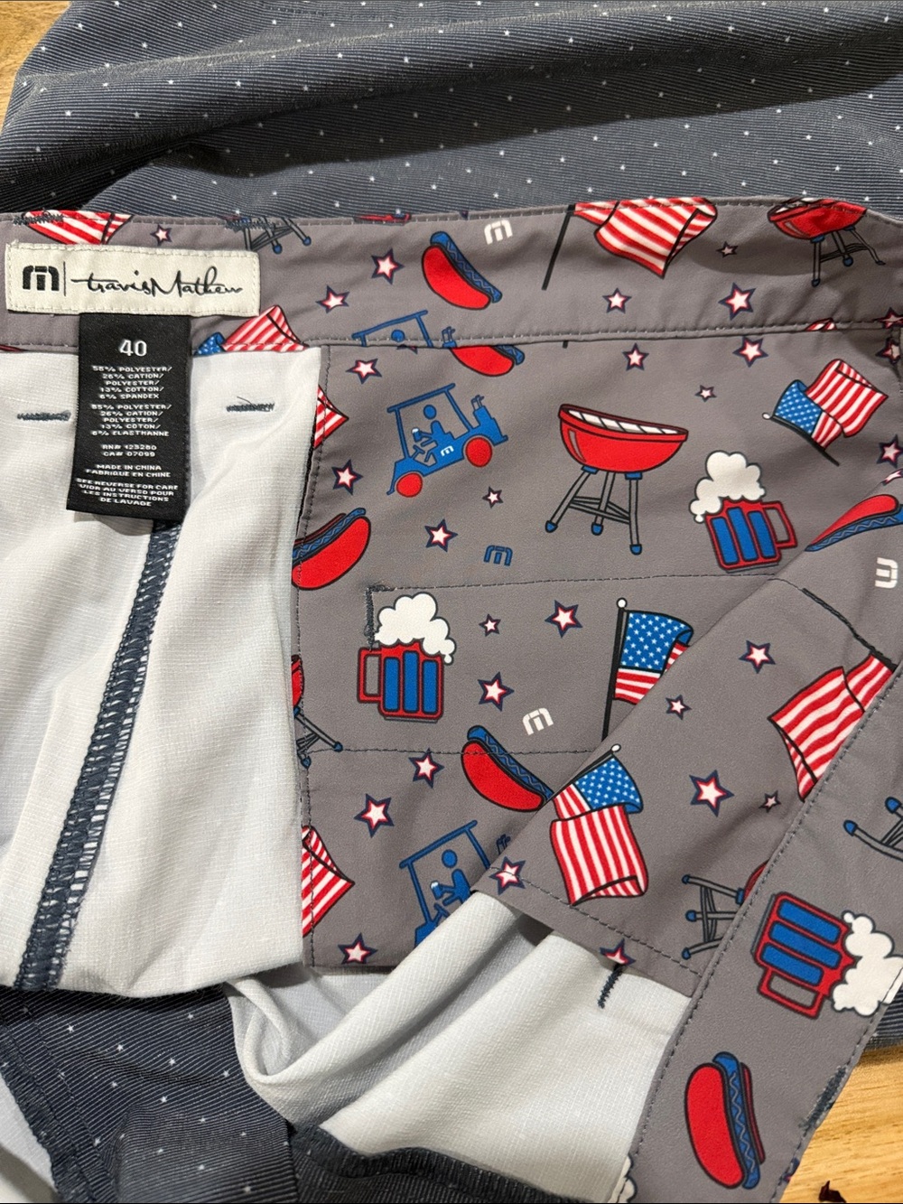 Travis Mathew Grey Microdot Golf Shorts with American 🇺🇸 Theme Inside Pocket - Picture 4 of 5